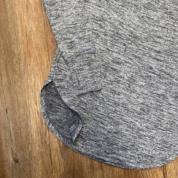 ATHLETA Long Sleeve Top Sweater Side Slits Thumbholes EUC - Picture 4 of 5